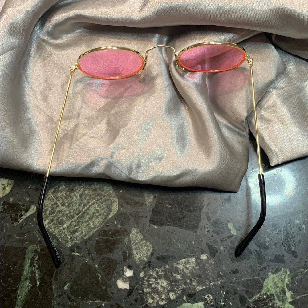 🌹Pretty in Pink Retro Hippie Style Gold Frame Round Pink UV400 Sunglasses • NWOT
